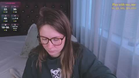 Everyday stream in the same time online show from 04/25/26, 02:03