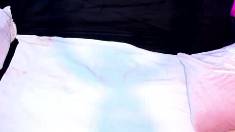    Independent Model online show from 01/30/25, 10:19