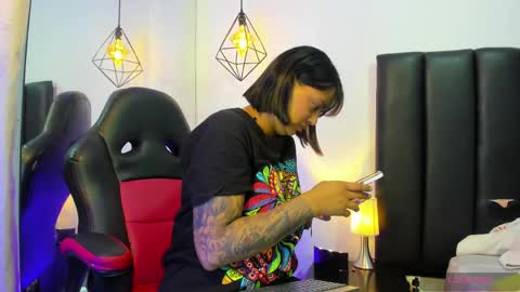   Independent Model online show from 05/24/26, 12:43