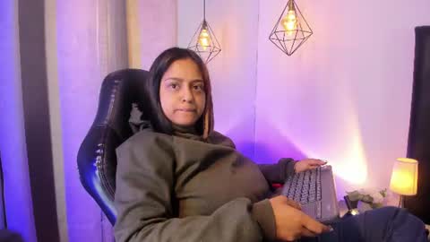    Independent Model online show from 06/11/26, 12:03