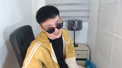 cute_enzo24 online show from 12/13/24, 06:00