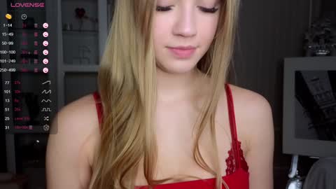 Snapshot of cute_fox_girl chatting on 12/29/24, 07:17 Anne online show from 12/29/24, 07:17