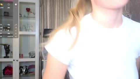 Snapshot of cute_fox_girl chatting on 09/27/25, 07:24 Anne online show from 09/27/25, 07:24