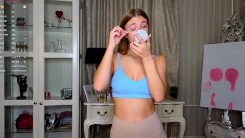 Snapshot of cute_fox_girl chatting on 10/07/25, 08:00 Anne online show from 10/07/25, 08:00