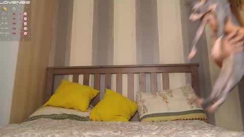 cute_girl_mia__ online show from 12/04/24, 02:53