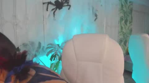 Sofa  online show from 10/14/25, 08:53