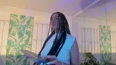 Sofa  online show from 12/18/25, 08:26