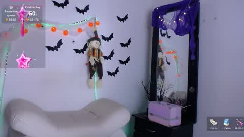 Snapshot of cute_horny12 chatting on 10/19/25, 02:45 Cute horny1 online show from 10/19/25, 02:45