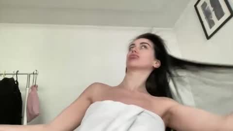 cute_kriss94 online show from 05/10/26, 01:49