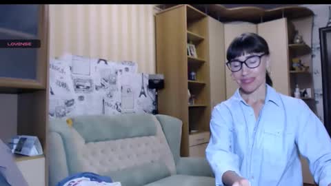 cute_lion_ online show from 09/15/25, 12:05