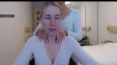 cute_lion_ online show from 10/20/25, 02:28