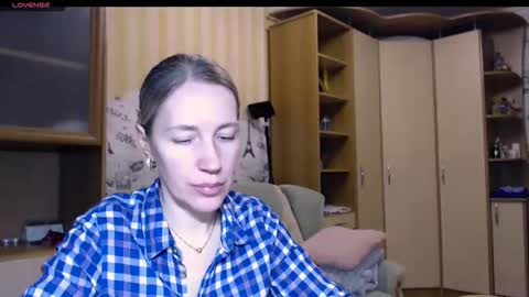 cute_lion_ online show from 02/16/26, 07:54