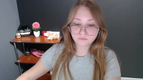 Veronica online show from 12/05/24, 10:33