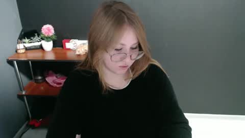 Veronica online show from 12/06/24, 11:22