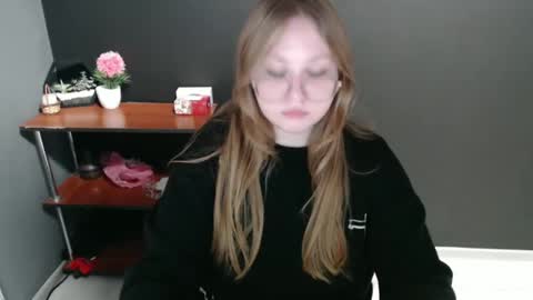 Veronica online show from 12/09/24, 07:50