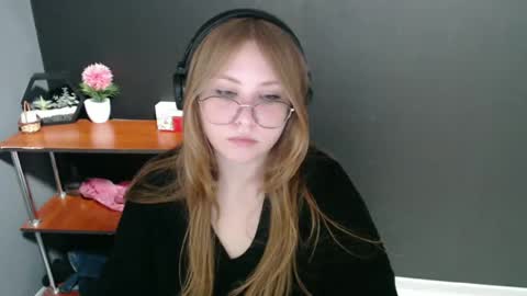 Veronica online show from 12/16/24, 10:29