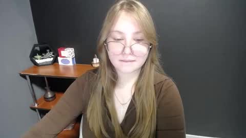 Veronica online show from 02/11/25, 10:15