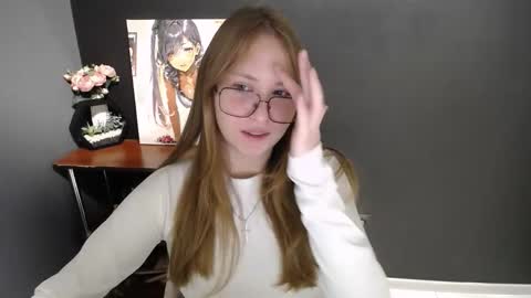 Veronica online show from 11/17/25, 07:36