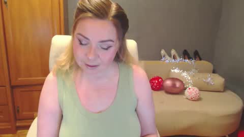 cute_phoenix online show from 04/22/26, 06:53