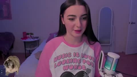 Snapshot of cute_redface_ chatting on 12/12/24, 12:48 Bb online show from 12/12/24, 12:48