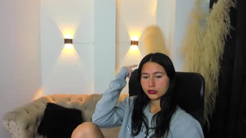 Snapshot of cute_rouss chatting on 12/10/24, 03:09 ROUSS online show from 12/10/24, 03:09