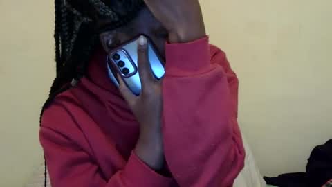 Snapshot of cute_roxie chatting on 12/23/24, 07:41 cute_roxie online show from 12/23/24, 07:41