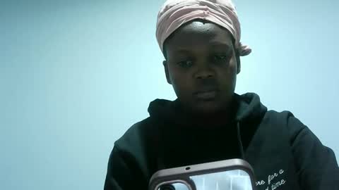 Snapshot of cute_roxie chatting on 02/11/25, 09:09 cute_roxie online show from 02/11/25, 09:09