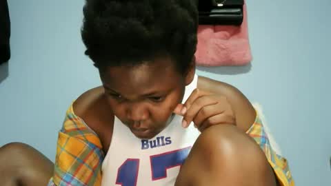 Snapshot of cute_roxie chatting on 10/05/25, 02:37 cute_roxie online show from 10/05/25, 02:37