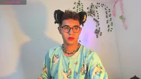 Snapshot of cute_sammy_1 chatting on 09/10/25, 05:18 cute_sammy_1 online show from 09/10/25, 05:18