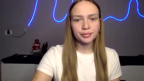 cute_shy06 online show from 01/18/26, 06:34