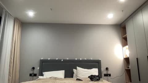 cute_skywalker online show from 12/22/25, 01:52