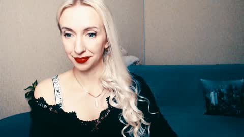 cute_smile_shy online show from 01/11/25, 03:34