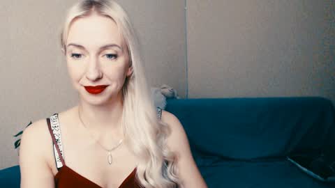 cute_smile_shy online show from 01/25/25, 06:12