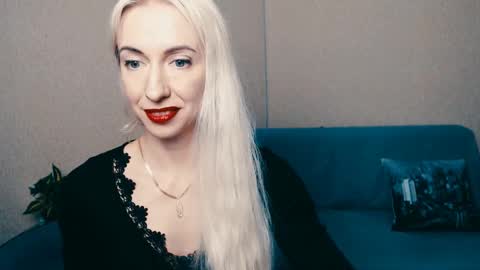 cute_smile_shy online show from 02/11/25, 10:50