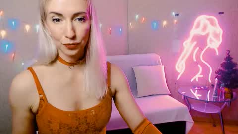 cute_smile_shy online show from 12/16/25, 08:36