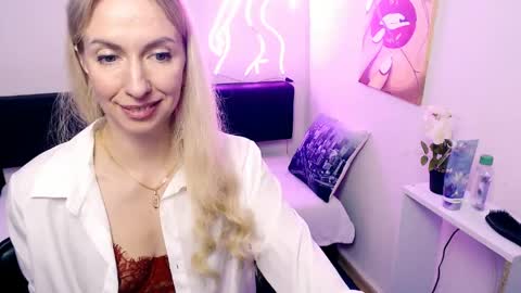cute_smile_shy online show from 05/16/26, 09:17