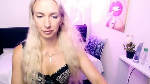 cute_smile_shy online show from 06/30/26, 09:27