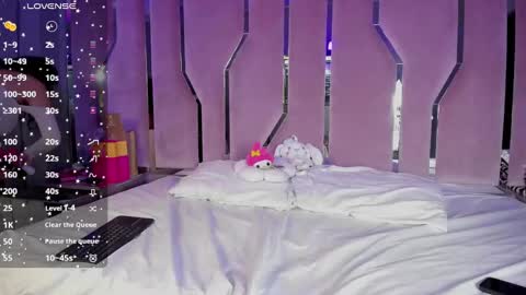 Snapshot of cute_stoone chatting on 12/30/24, 10:23 SOLEI online show from 12/30/24, 10:23