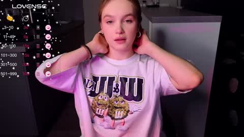 Snapshot of cute_summer_breathe chatting on 12/05/24, 01:06 Sue online show from 12/05/24, 01:06