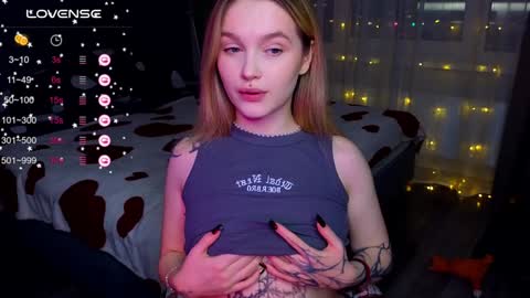 Snapshot of cute_summer_breathe chatting on 01/04/25, 06:19 Sue online show from 01/04/25, 06:19