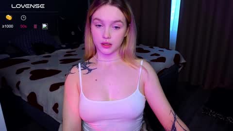 Snapshot of cute_summer_breathe chatting on 01/13/25, 11:08 Sue online show from 01/13/25, 11:08