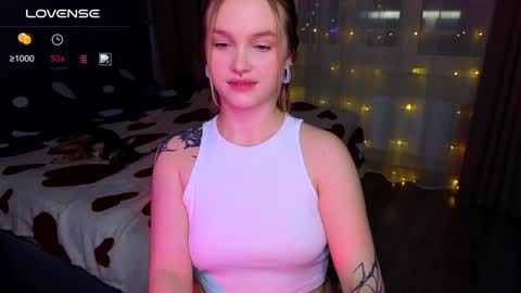 Snapshot of cute_summer_breathe chatting on 01/16/25, 06:27 Sue online show from 01/16/25, 06:27