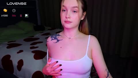 Snapshot of cute_summer_breathe chatting on 01/21/25, 01:22 Sue online show from 01/21/25, 01:22