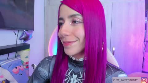 Snapshot of cute_sweetmontt chatting on 01/26/25, 12:11 katalinda montt online show from 01/26/25, 12:11