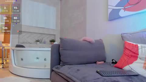 Snapshot of cute_sweetmontt chatting on 11/23/25, 03:12 katalinda montt online show from 11/23/25, 03:12