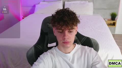 Snapshot of cute_thomas chatting on 01/24/25, 06:46 Thomas - online show from 01/24/25, 06:46