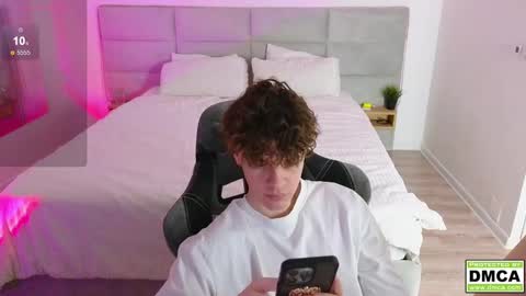 Snapshot of cute_thomas chatting on 02/10/25, 05:30 Thomas - online show from 02/10/25, 05:30