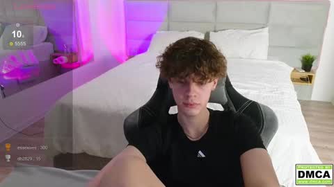 Snapshot of cute_thomas chatting on 03/11/25, 10:31 Thomas - online show from 03/11/25, 10:31