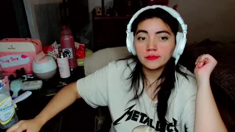 Snapshot of cuteambervi chatting on 12/02/24, 01:36 Princess Amber online show from 12/02/24, 01:36