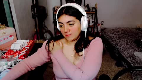 Snapshot of cuteambervi chatting on 01/14/25, 05:56 Princess Amber online show from 01/14/25, 05:56